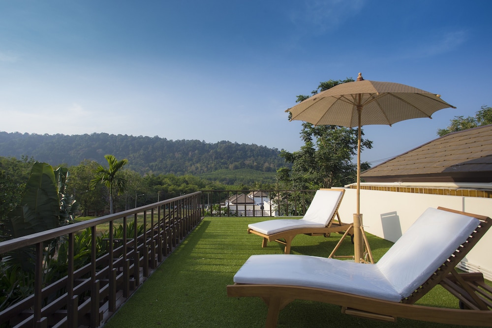 Ozone Villa — 4-Star Luxury Hotel in Phuket, Thailand