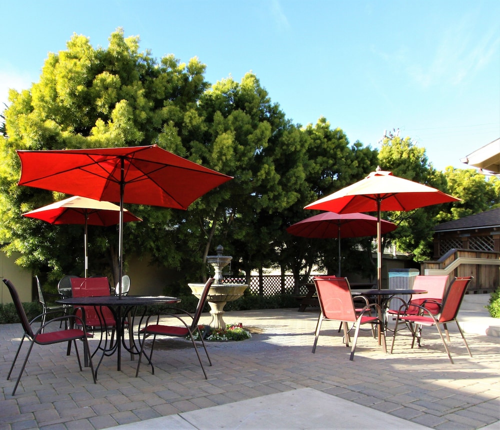 Monterey Peninsula Inn - photo 42
