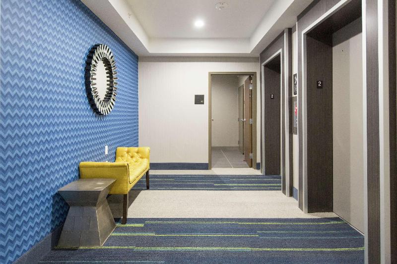 Hampton Inn & Suites Stroud - photo 12