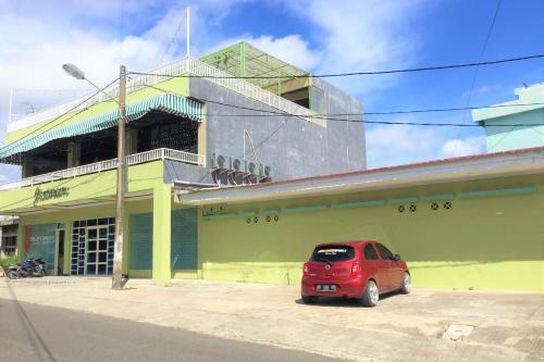 Platinum Hotel - carbon neutral hotel in Parepare