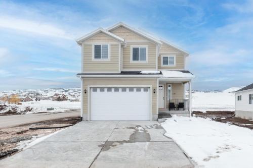 Bear Lake Escape Full home all amenities included Stay with us and make memories — 4-Star Luxury Hotel in Garden City, United States