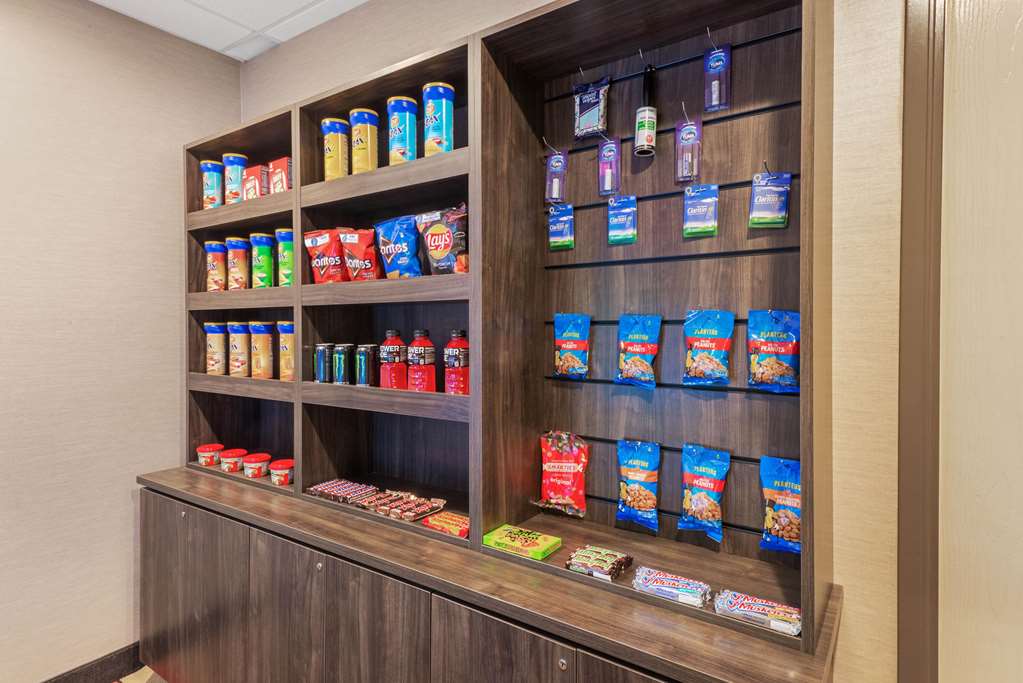 La Quinta Inn & Suites by Wyndham Jamestown - photo 29