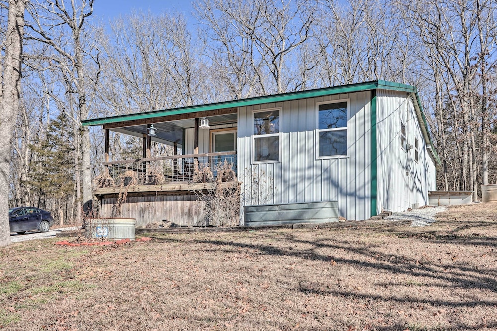 Rustic Retreat Steps to Pomme De Terre Lake — hotel in Flemington