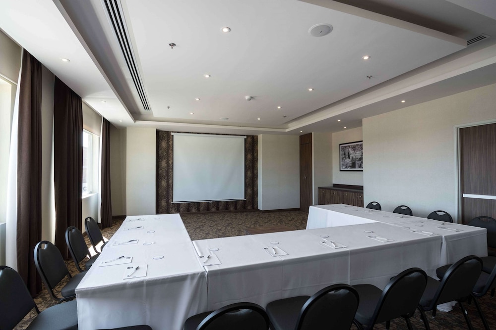 Meeting facility