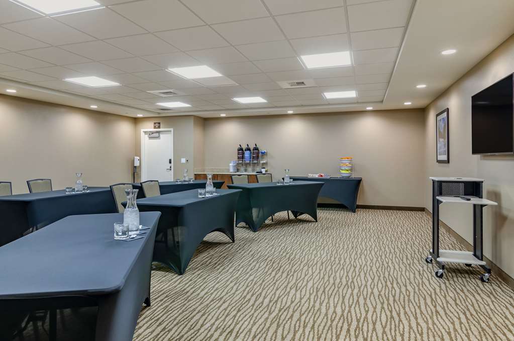 Comfort Suites Helena Airport - photo 30