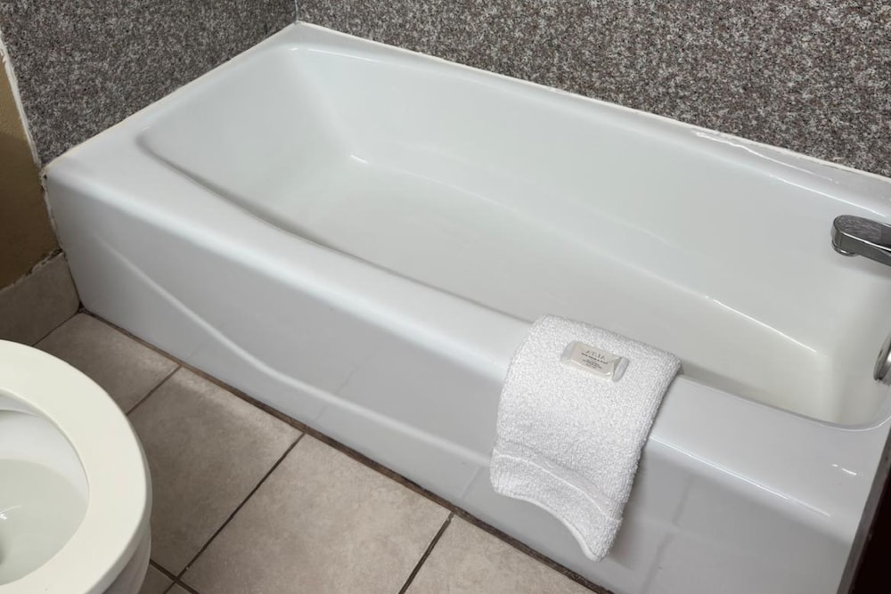 Surestay Plus Hotel by Best Western Oklahoma City North - photo 24
