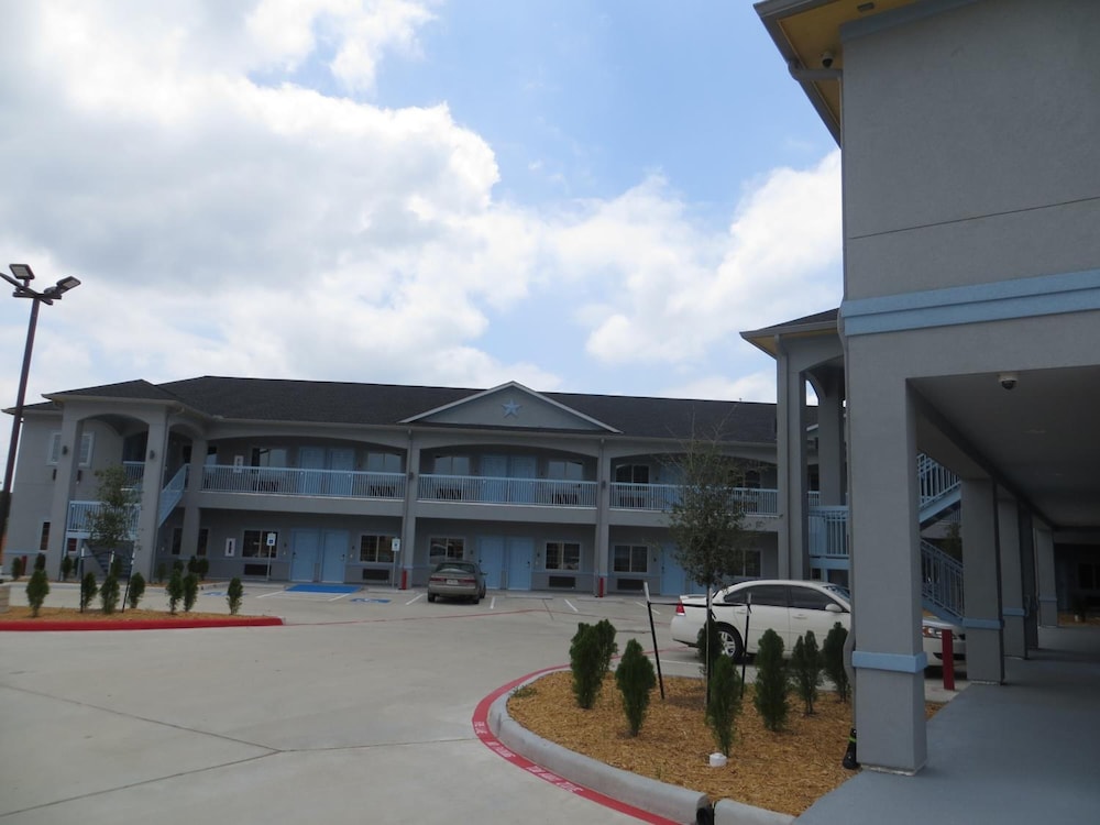 Haven Inn & Suites Willowbrook - photo 38
