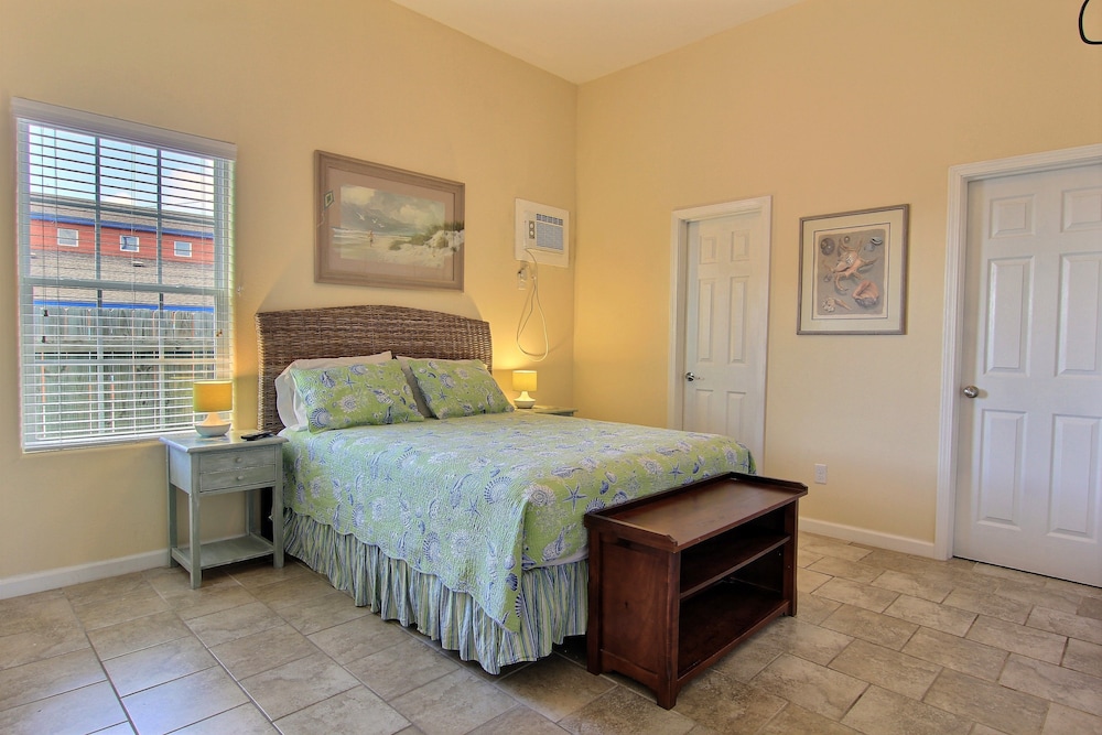 Shark Reef Resort Motel & Cottages - photo 4