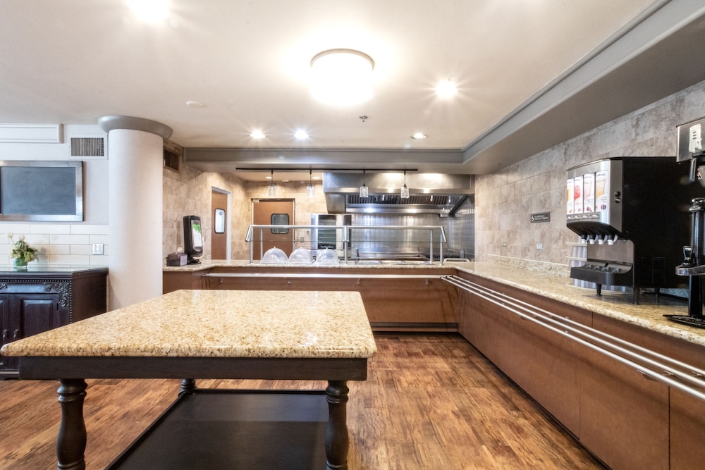Oxford Suites Chico - photo 28