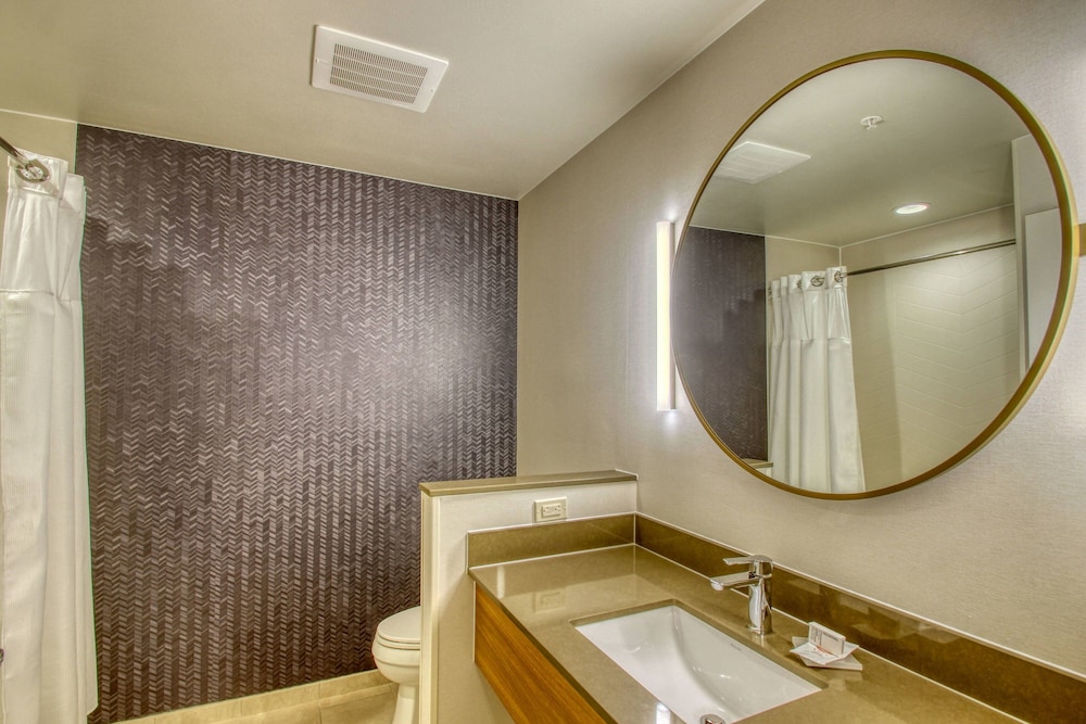 Fairfield Inn & Suites by Marriott Appleton - photo 13