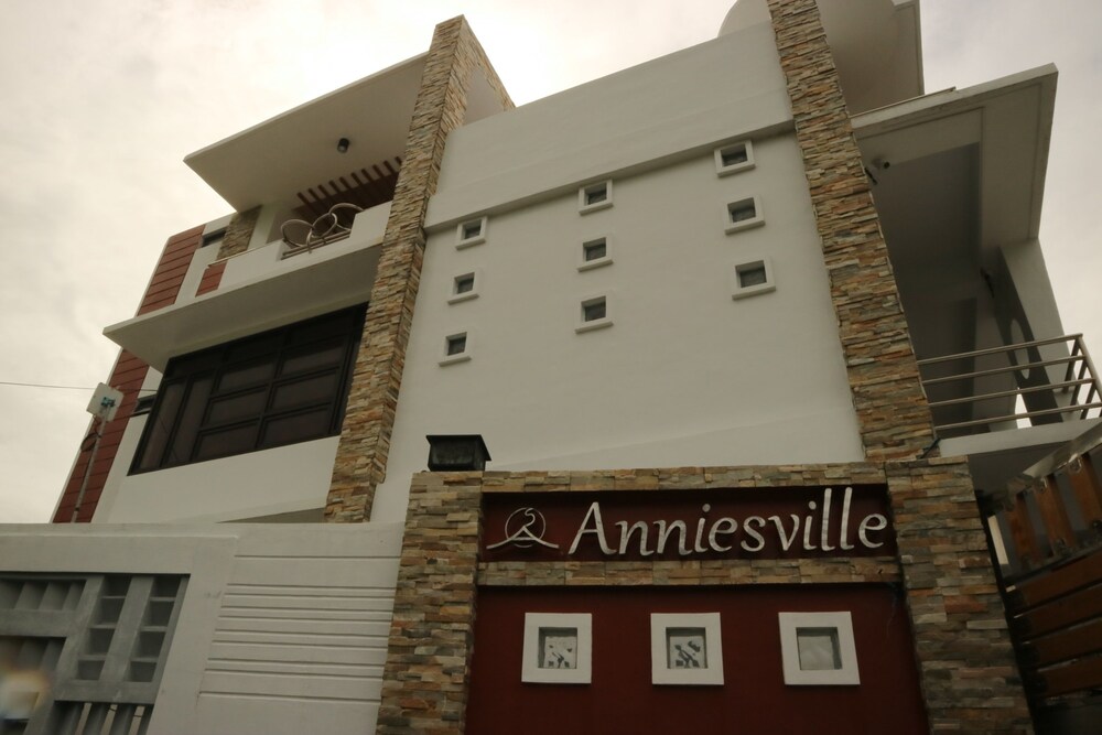 Anniesville Condotel in Legaspi, Philippines