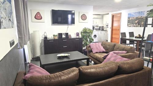 Aldamy Apartamento — 4-Star Luxury Hotel in Granada, Spain