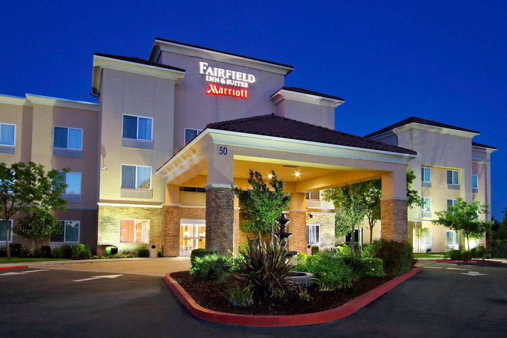 Fairfield Inn & Suites by Marriott Fresno Clovis - carbon neutral hotel in Clovis