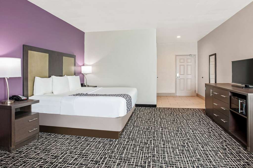 La Quinta Inn & Suites by Wyndham Corpus Christi Portland - photo 11