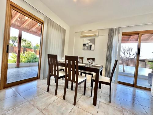 Lovely Pool Villa in Pyla