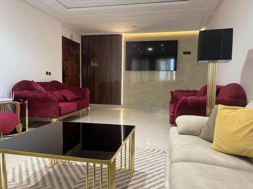 Appartement Haut Standing 3 chambres proche gare et centre ville — 4-Star Luxury Hotel in Kenitra, Morocco