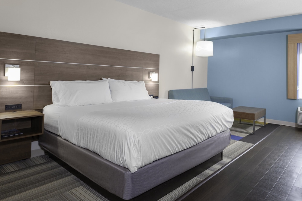 Holiday Inn Express Myrtle Beach Broadway at the Beach an IHG Hotel - photo 2