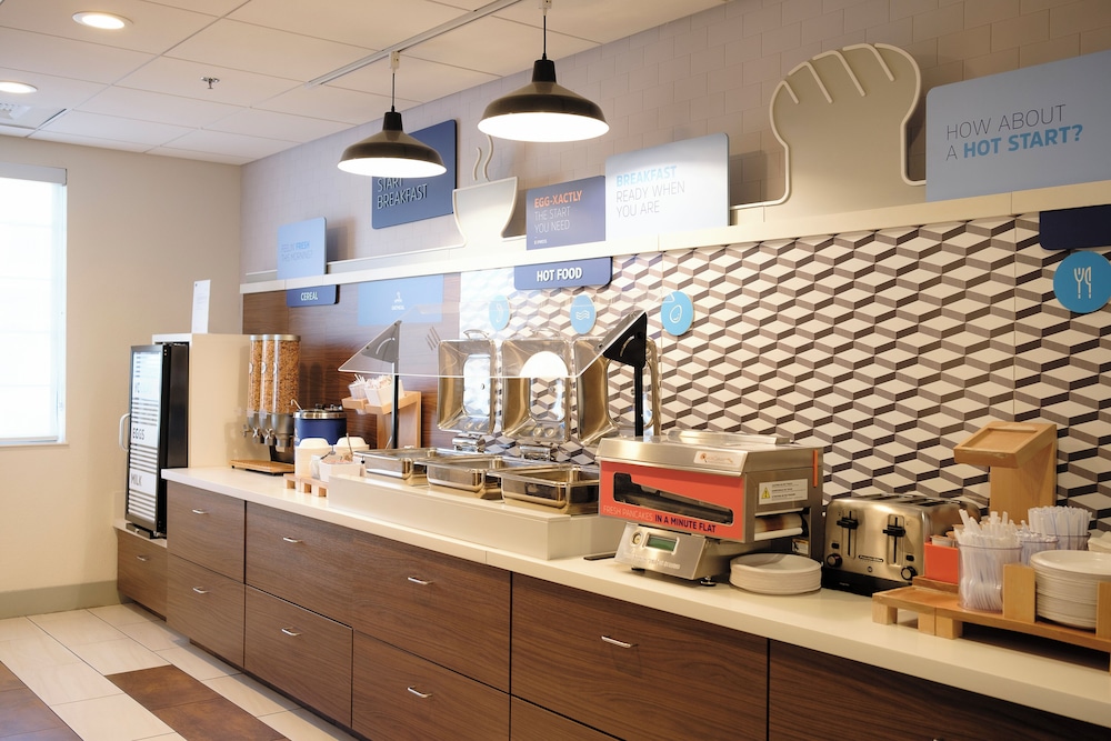 Holiday Inn Express Suites Davis University Area - photo 50