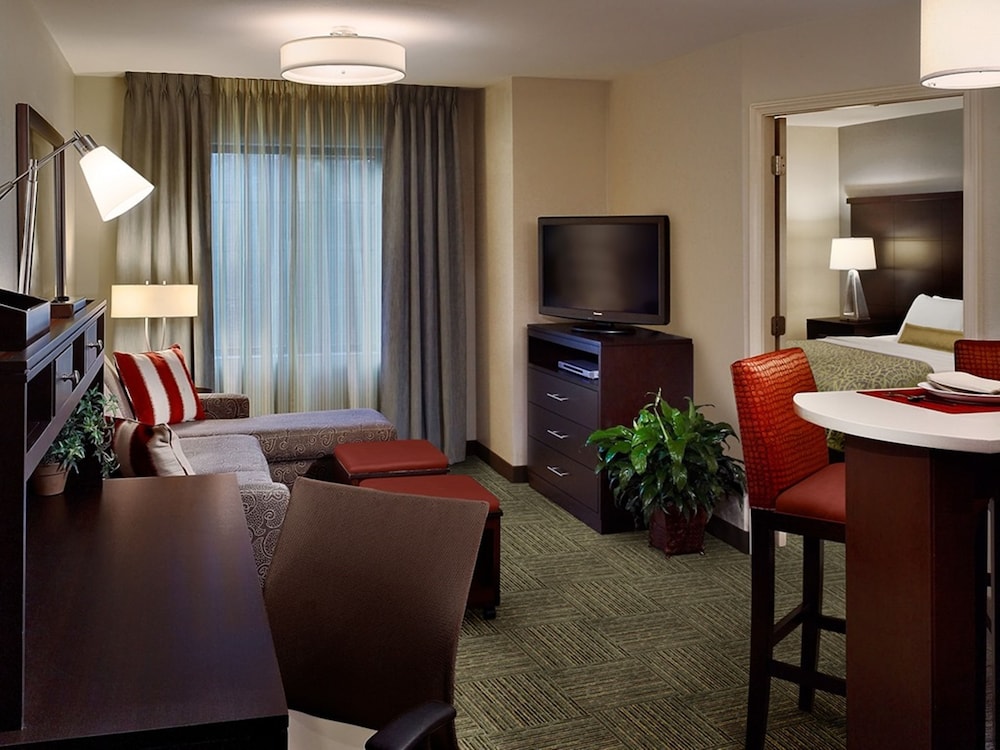 Staybridge Suites Toledo Rossford Perrysburg by IHG - photo 9