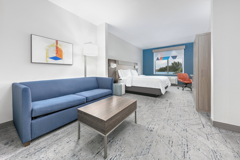 Holiday Inn Express Hotel & Suites Winnie by IHG - photo 9