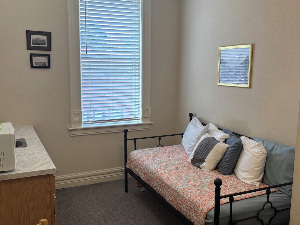 Hermann Crown Suites - photo 176