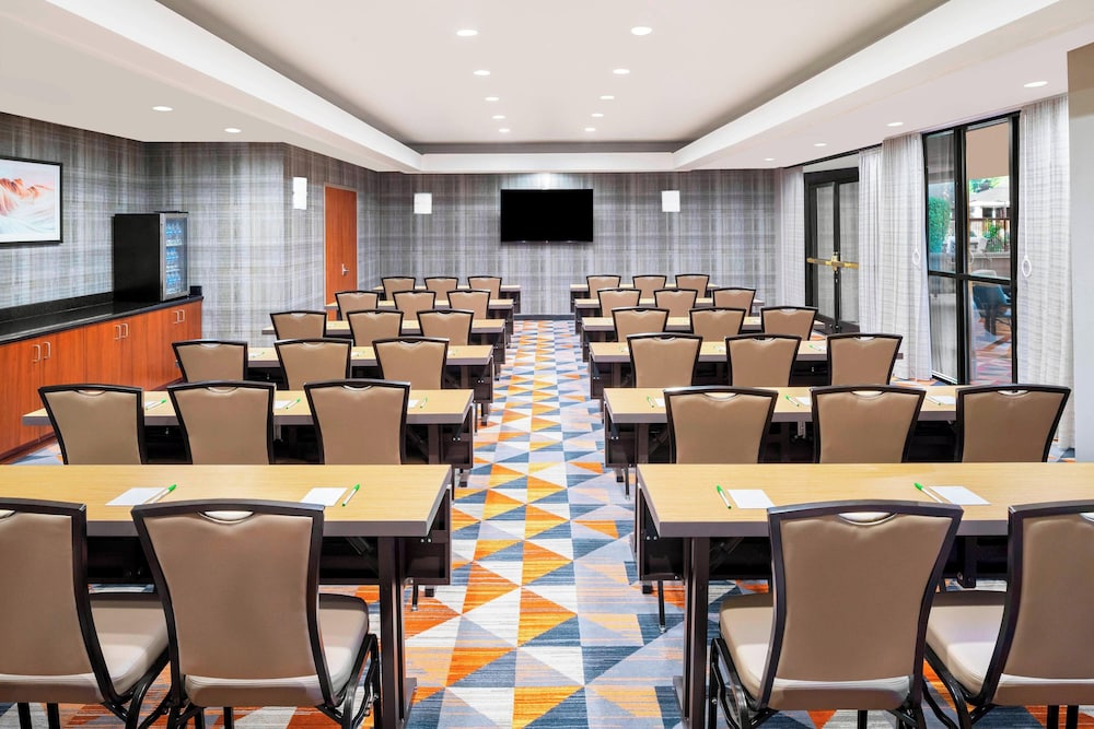 Courtyard by Marriott Scottsdale North - photo 36