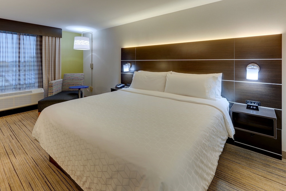 Holiday Inn Express & Suites Troy by IHG - photo 34