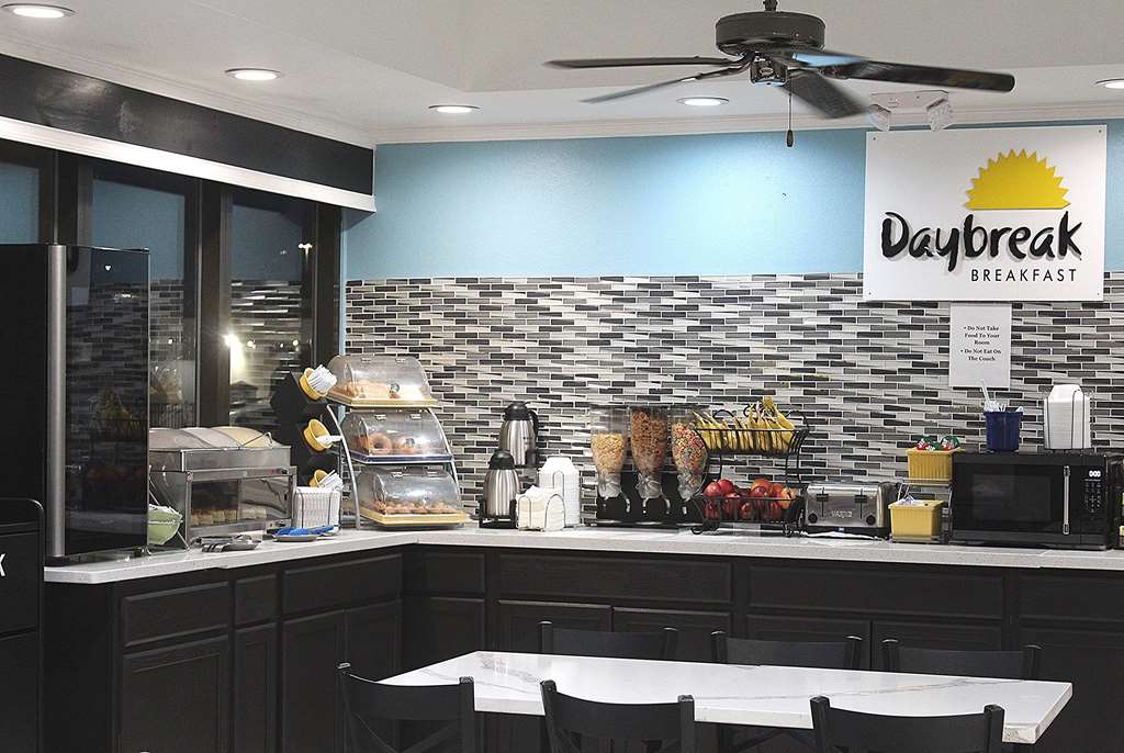 Days Inn by Wyndham Marianna - photo 29