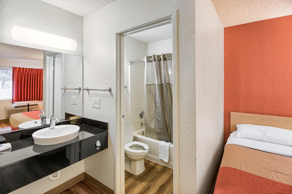 Motel 6 Everett WA South - photo 17