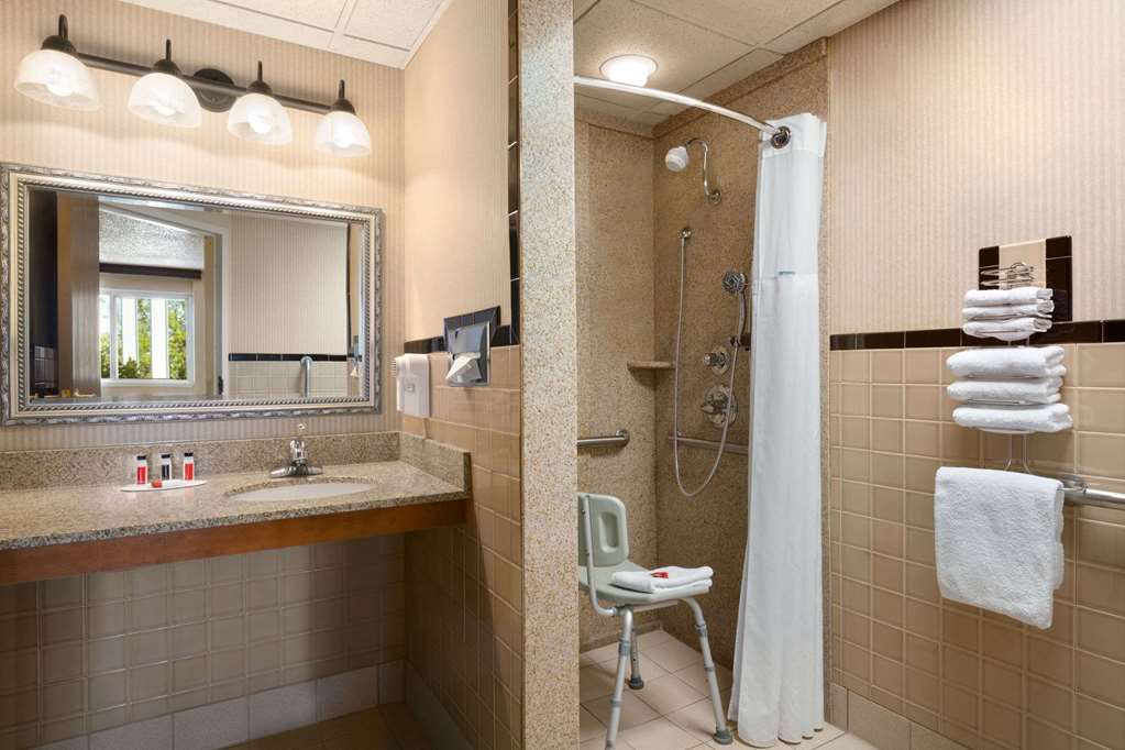 Ramada by Wyndham Bismarck - photo 17