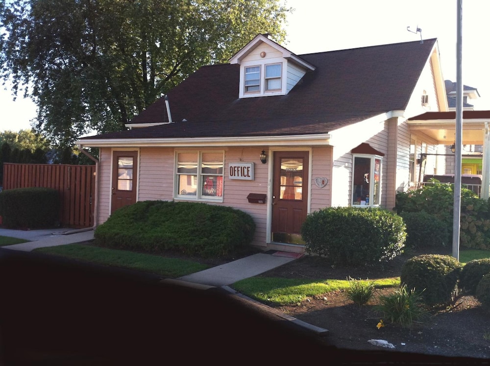 Cocoa Country Inn at Hershey - photo 31