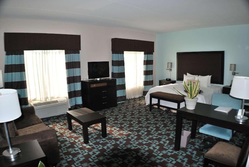 Hampton Inn & Suites Nashville @ Opryland - photo 34