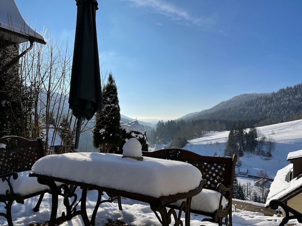 Charmantes Einladendes Ferienhaus in Toller Natur — 4-Star Luxury Hotel in Alpirsbach, Germany
