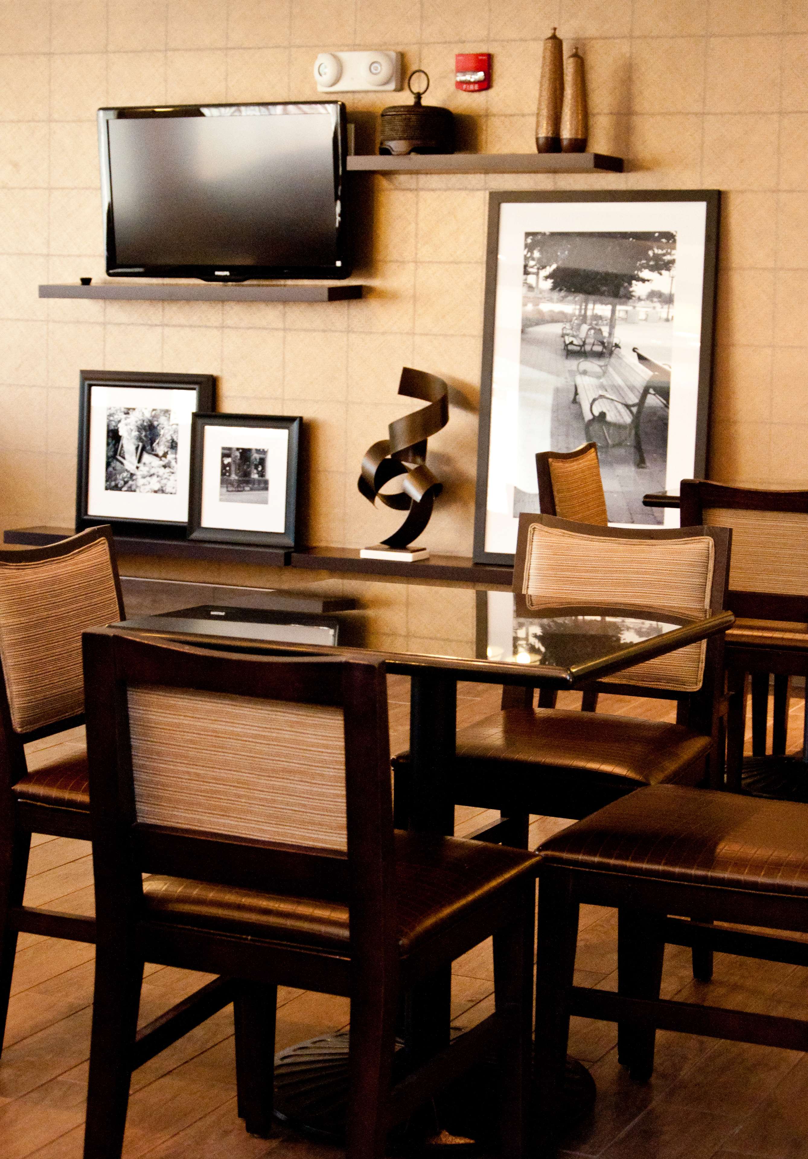Hampton Inn East Windsor - photo 16