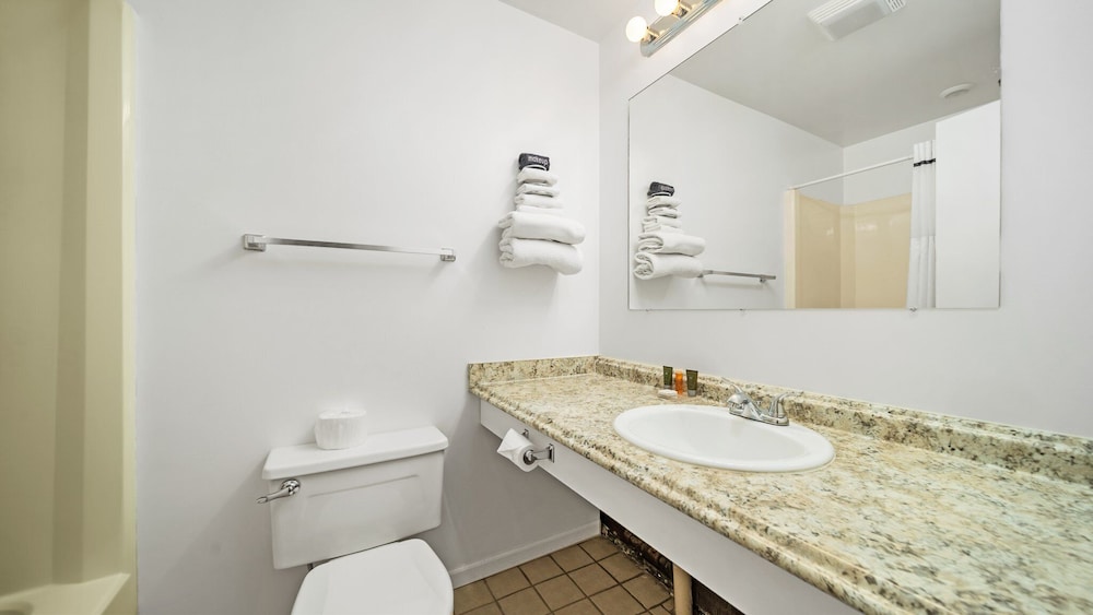 Grand Traverse Motel - photo 37