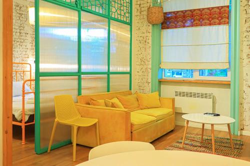 Unique and Beautiful 1BR Apt in Historic Tbilisi by Wehost