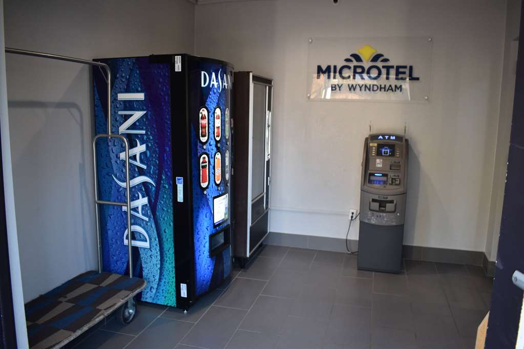Microtel Inn & Suites by Wyndham Stockbridge Atlanta I 75 - photo 52