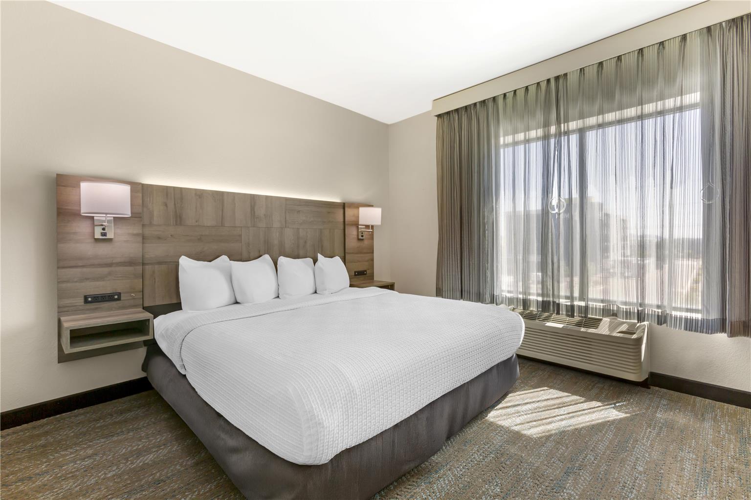 Super 8 by Wyndham Greensboro Coliseum Conv. - photo 54