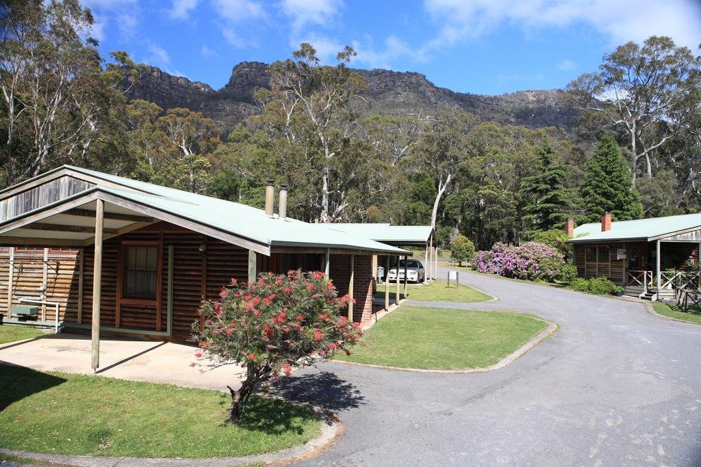 Halls Gap Log Cabins — 4-Star Luxury Hotel in Stawell, Australia