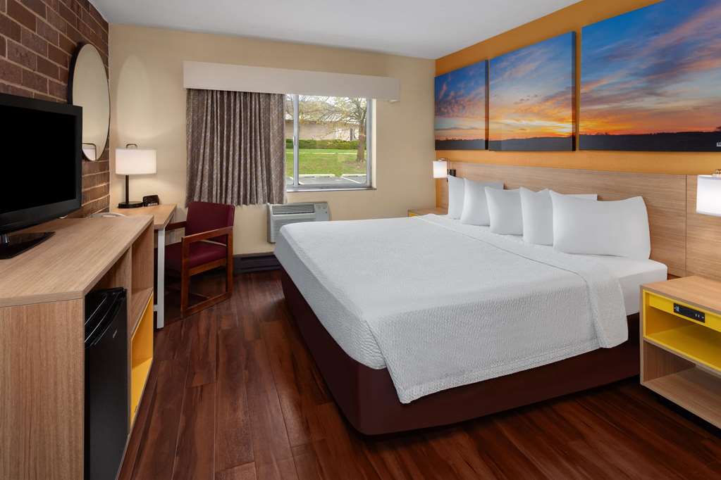 Days Inn by Wyndham Rockford I 90 Casino District - photo 2