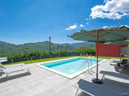 Holiday Home Agr Castello Della Mugazzena by Interhome — 4-Star Luxury Hotel in Tresana, Italy