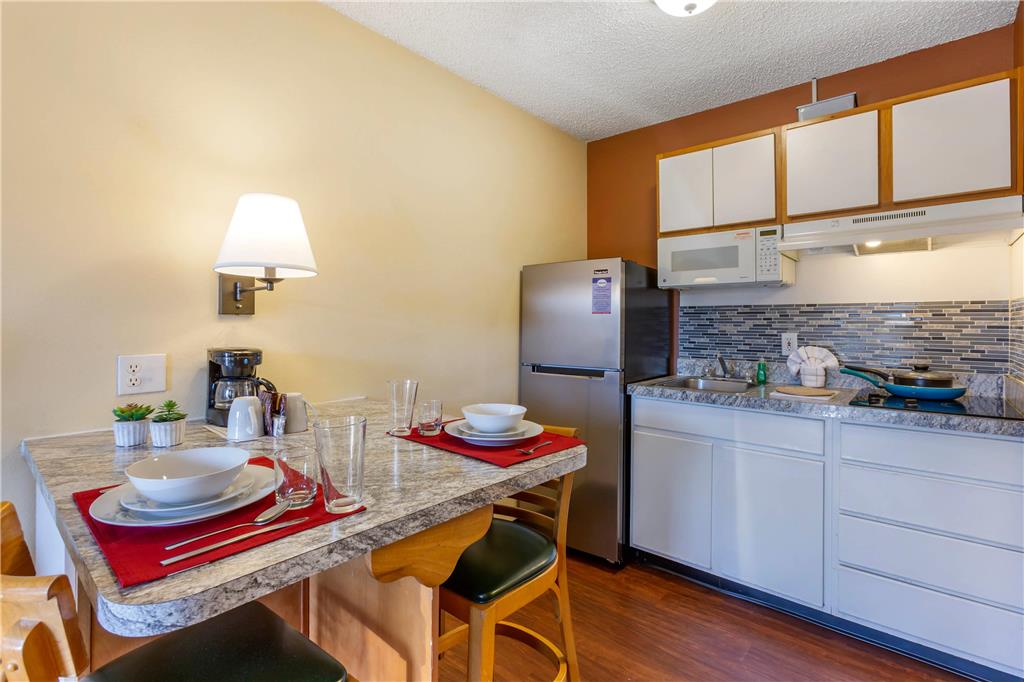 Suburban Studios Albuquerque Uptown - photo 21