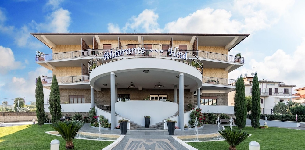 Aquila Hotel — hotel in Orte