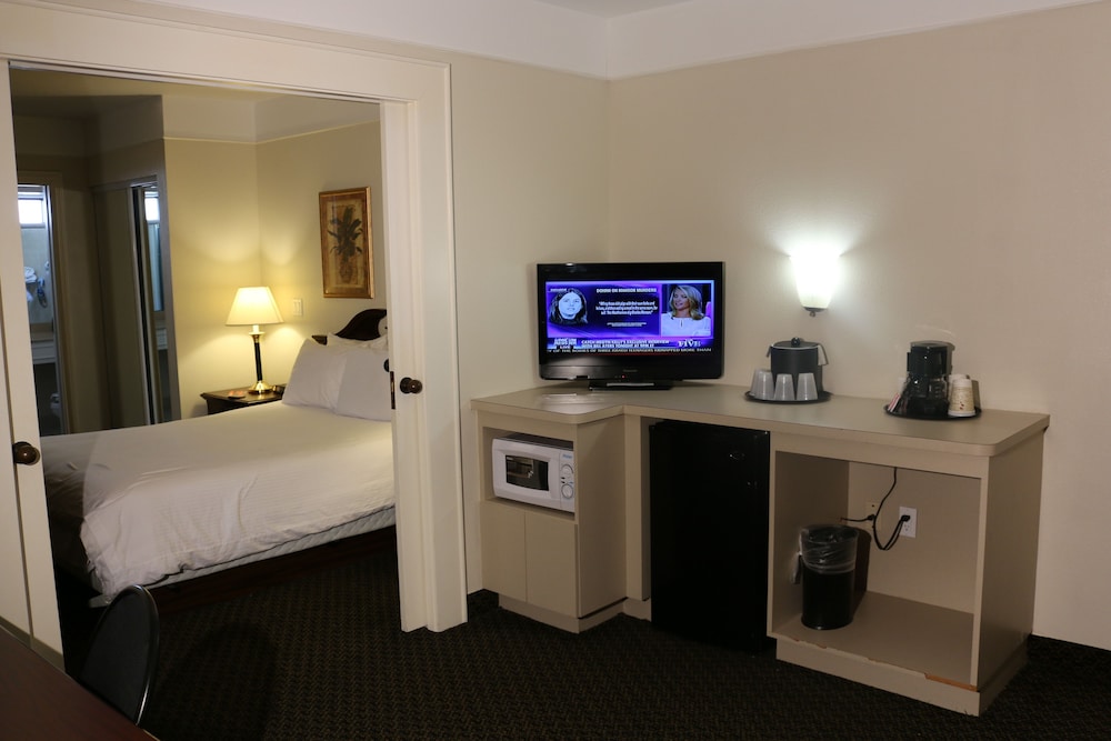 Imperial Swan Hotel & Suites - photo 17