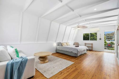 Pet friendly100m to Beach and Cafe by Custom Bnb Hosting — 4-Star Luxury Hotel in Urangan, Australia
