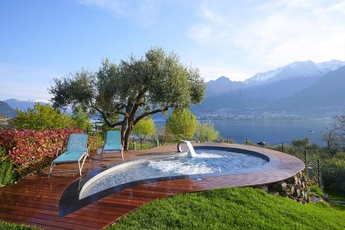 Villa Costanza Private Heated Pool Steam Room & Sauna Bellagio Village Residence — 4-Star Luxury Hotel in Vassena, Italy