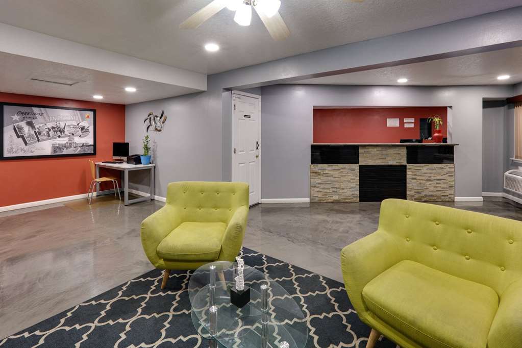 Super 8 by Wyndham San Antonio Pearl District Downtown - photo 4