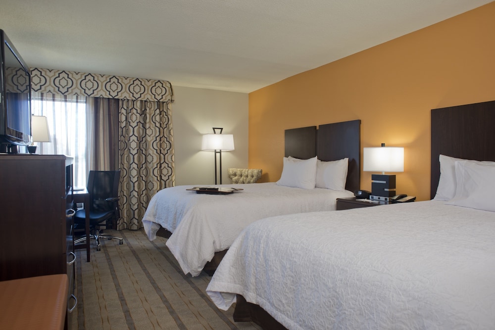 Hampton Inn Milledgeville - photo 7