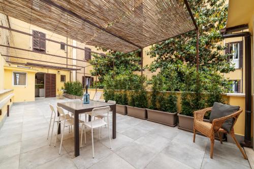 Magnolia terrace at Vatican Museum — 4-Star Luxury Hotel in Rome, Italy
