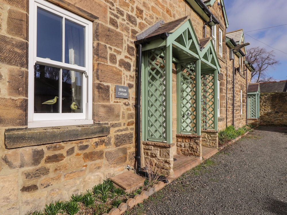 Willow Cottage — 4-Star Luxury Hotel in Alnmouth, United Kingdom
